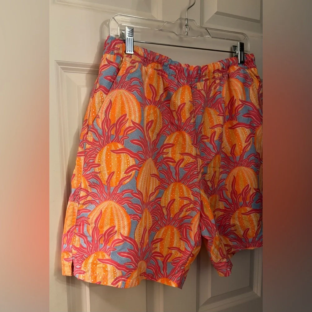 Vineyard Vines Men’s Swim Trunks in Neon Print, Size M